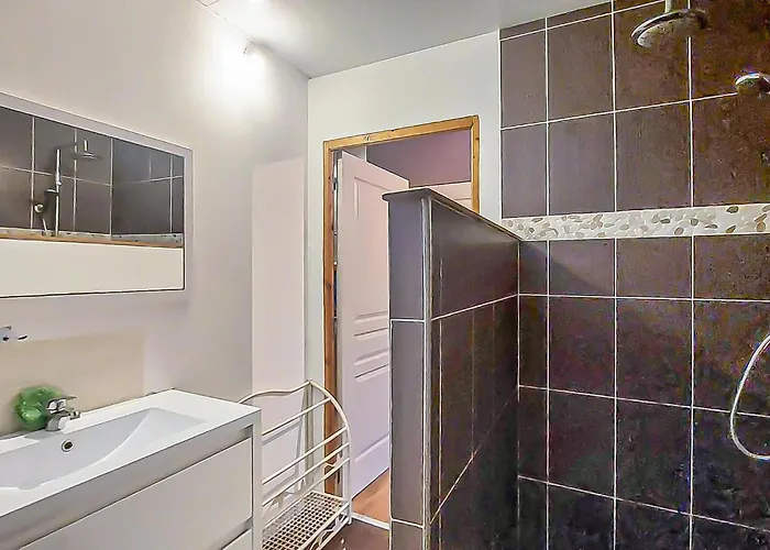 1 Bedroom Lovely In *